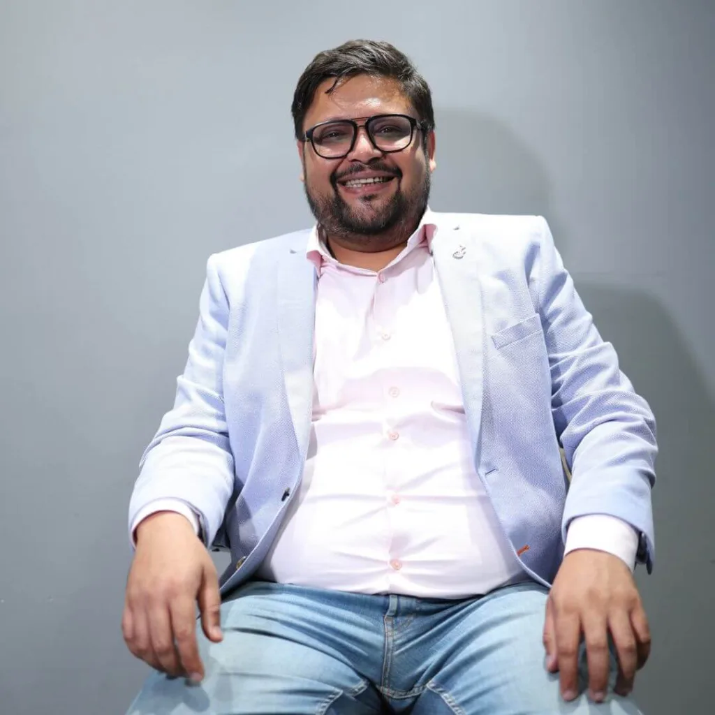 About 5 Pratum Khaitan