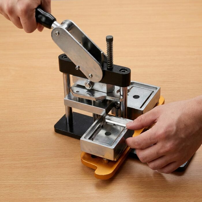 Rectangular Corner Badge Machine Badge Size 80x53 mm MB0MC067 Functional Interaction